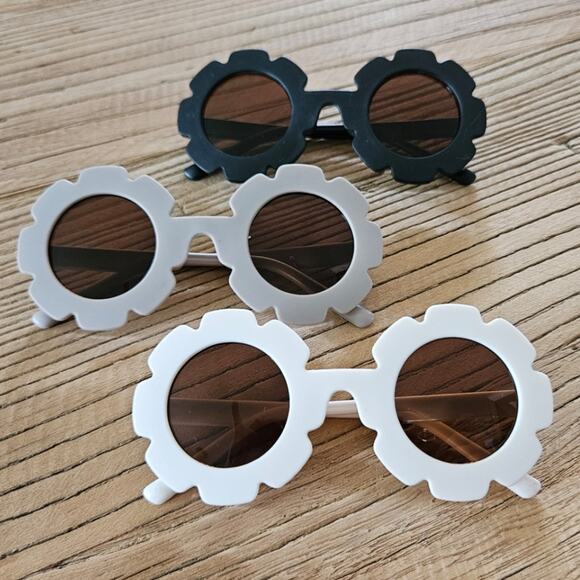Girls Flower black white and gray Sunglasses Bundle New - Picture 1 of 4